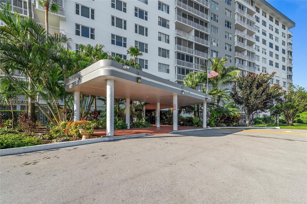 Photo of 3800 Hillcrest Dr #815, Hollywood, FL 33021 (MLS # A11753106)
