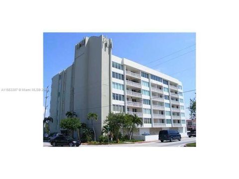 8233 Harding Ave Unit 304, Miami Beach, FL 33141 - MLS#: A11563387