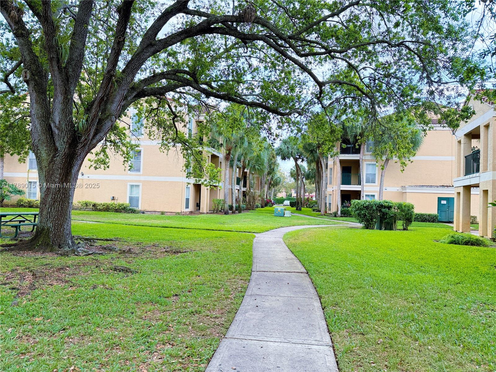 805 Riverside Dr 1111, Coral Springs, Broward County, Florida - 2 Bedrooms  
2 Bathrooms - 