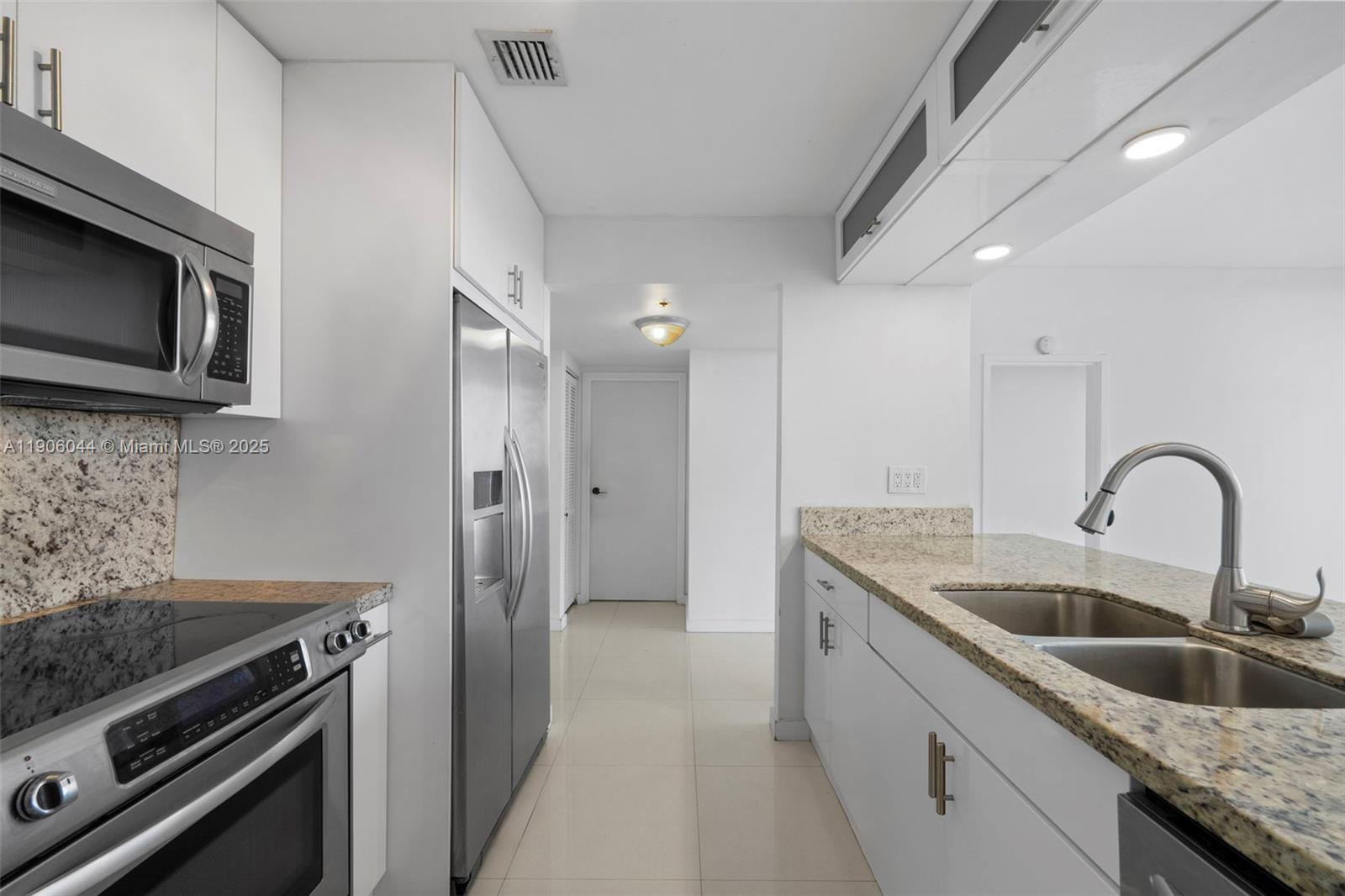 THE GRANDVIEW PALACE COND - Residential Lease