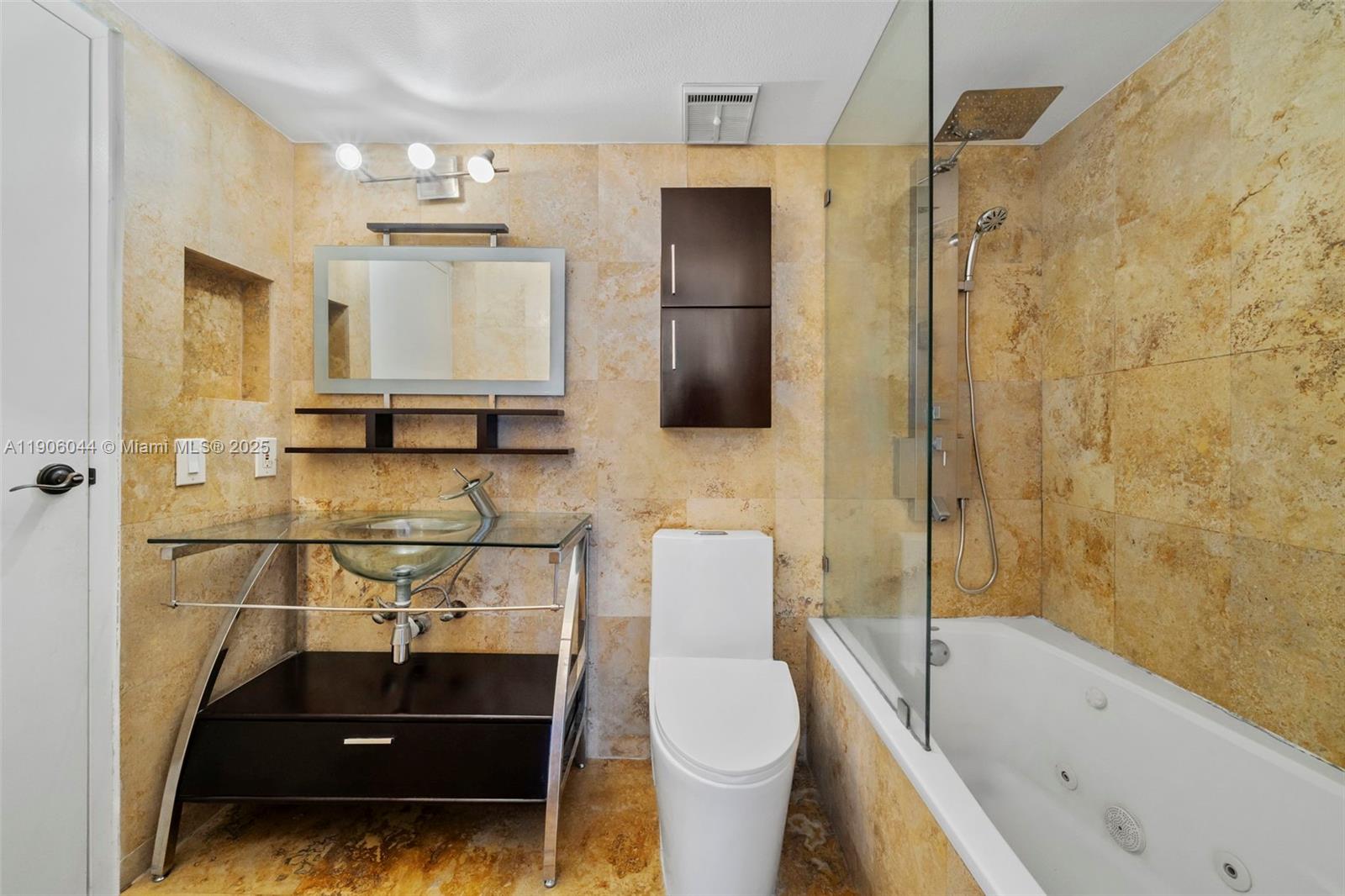 THE GRANDVIEW PALACE COND - Residential Lease