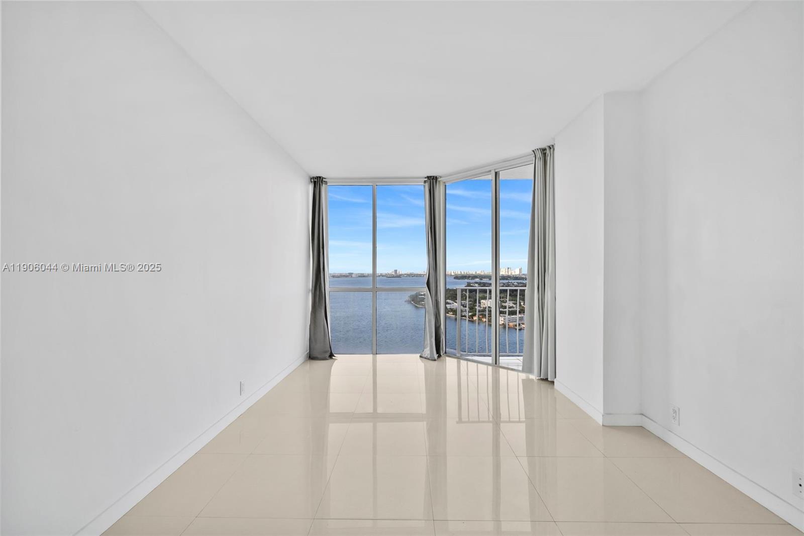 THE GRANDVIEW PALACE COND - Residential Lease