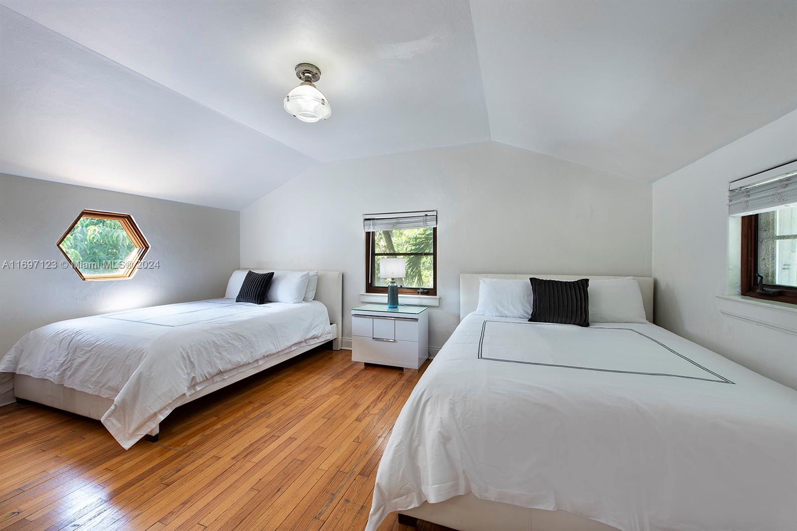 INDIAN BEACH CORP AMD PL - Residential Lease