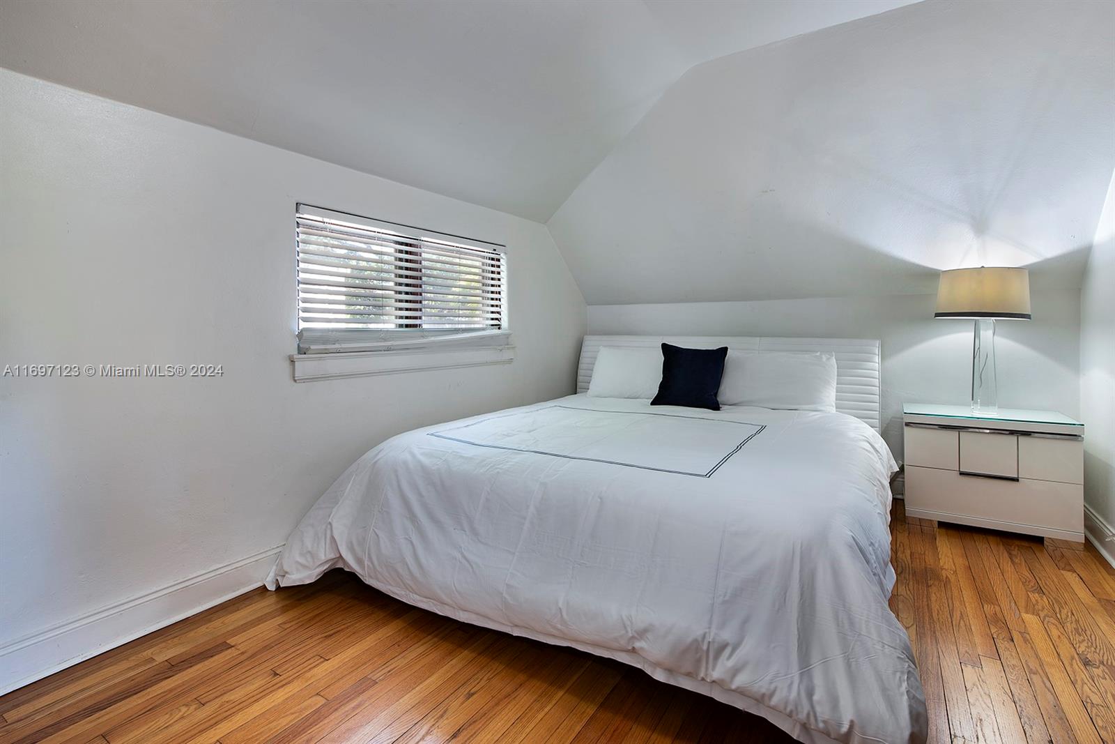 INDIAN BEACH CORP AMD PL - Residential Lease