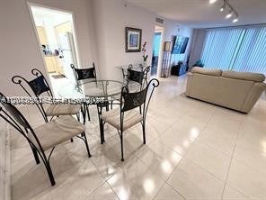 9195 Collins Ave 512