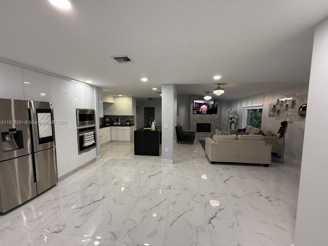 ROSE ESTATES - Residential