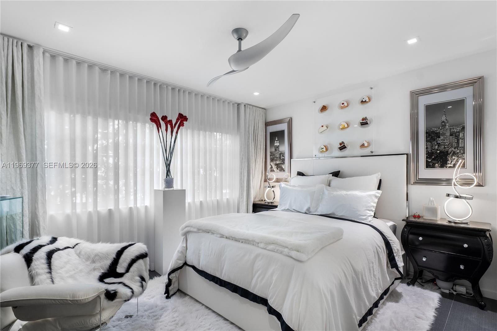 LINCOLN ROAD VILLAS SOUTH - Residential