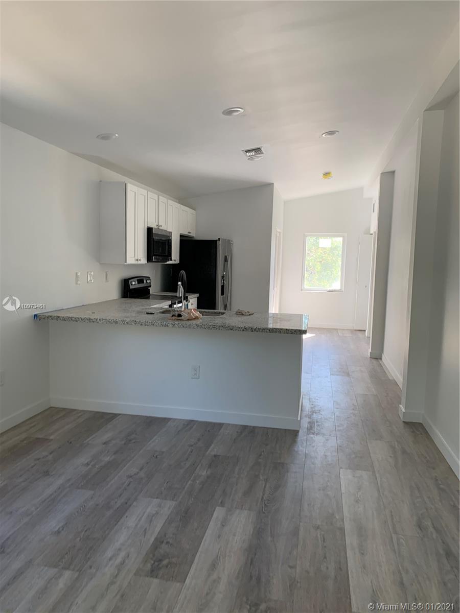 BISCAYNE AVE TRACT - Residential Lease