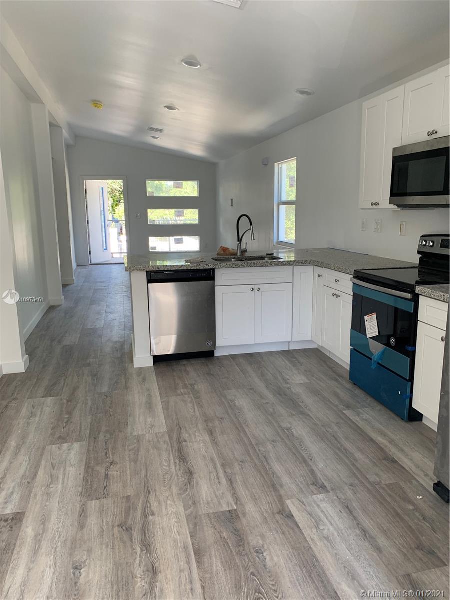 BISCAYNE AVE TRACT - Residential Lease