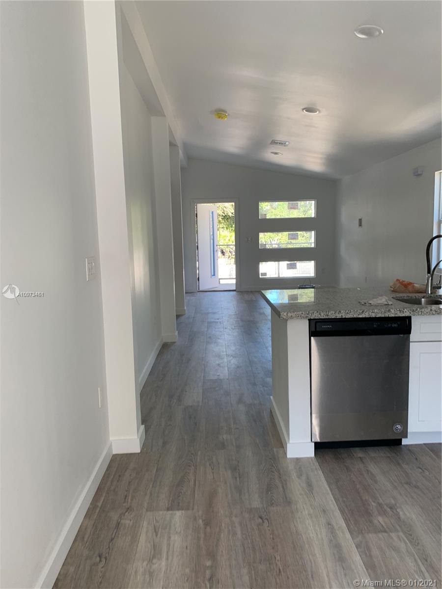 BISCAYNE AVE TRACT - Residential Lease