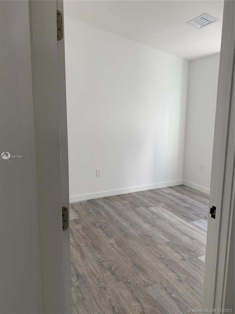 BISCAYNE AVE TRACT - Residential Lease