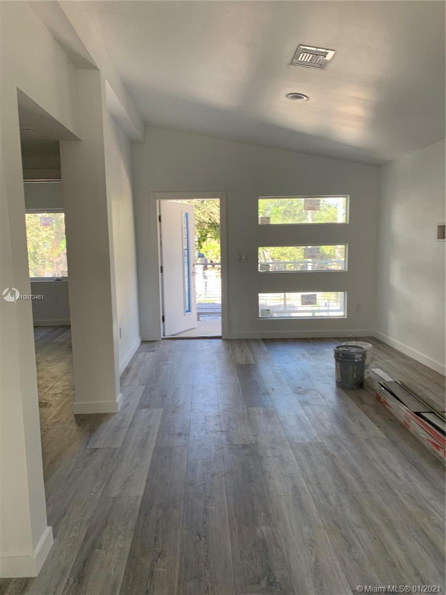 BISCAYNE AVE TRACT - Residential Lease