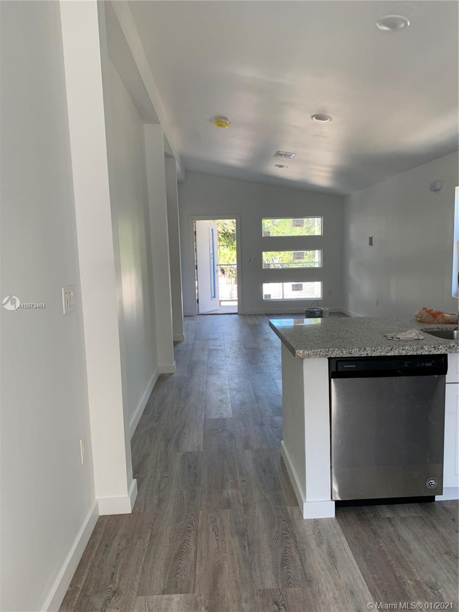 BISCAYNE AVE TRACT - Residential Lease