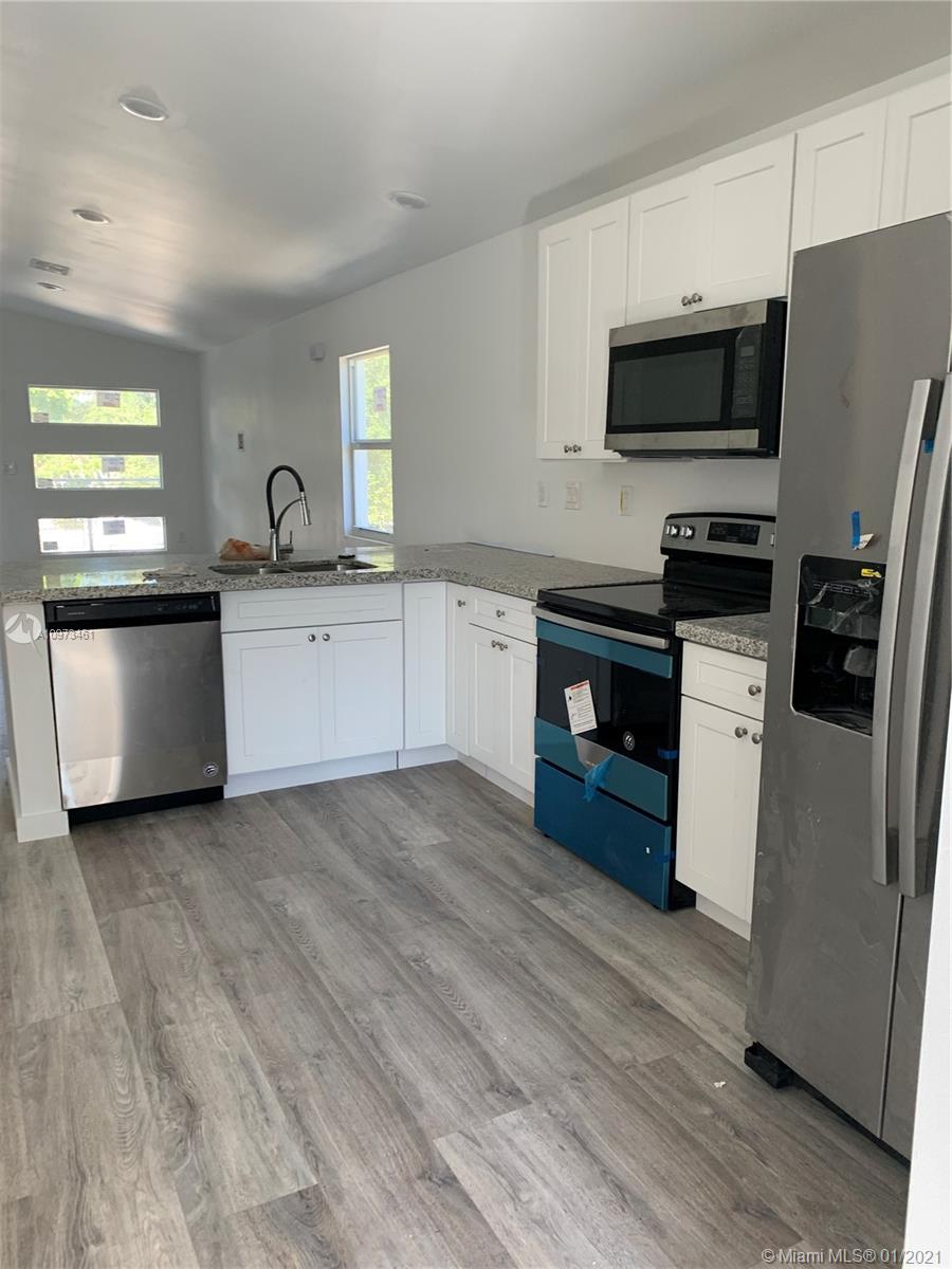 BISCAYNE AVE TRACT - Residential Lease