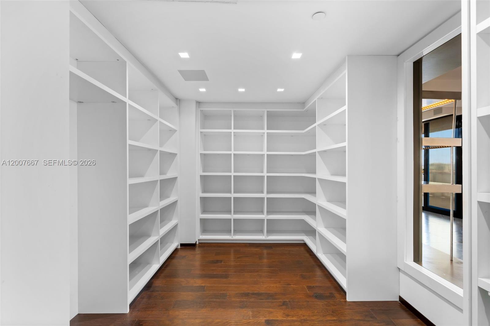 BAL HARBOUR TOWER CONDO - Residential