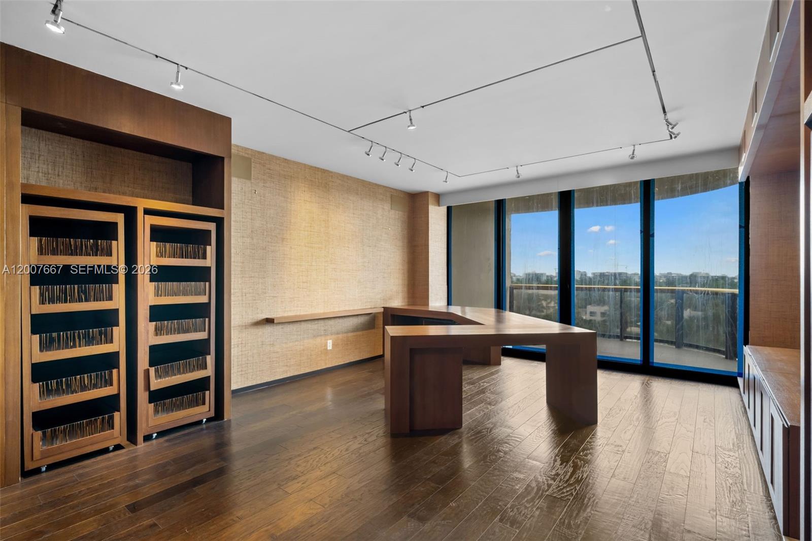 BAL HARBOUR TOWER CONDO - Residential