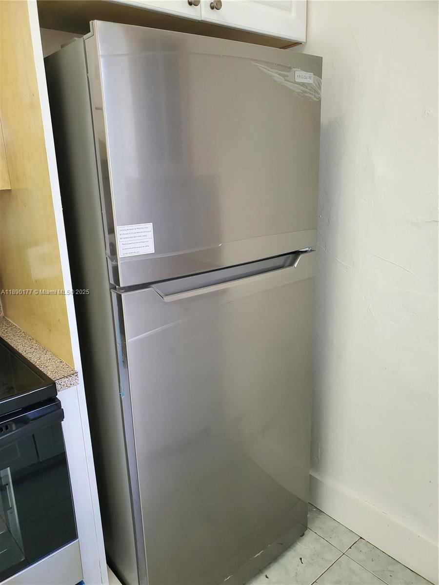 BISCAYNE HIGHLANDS - Residential Lease