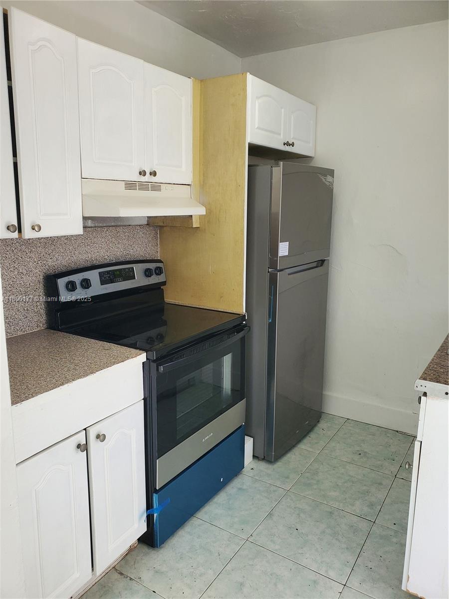 BISCAYNE HIGHLANDS - Residential Lease