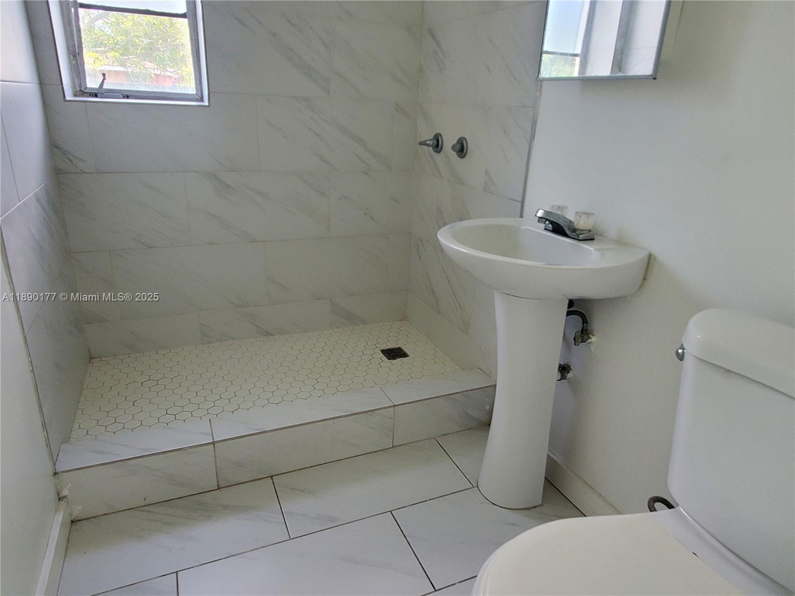 BISCAYNE HIGHLANDS - Residential Lease