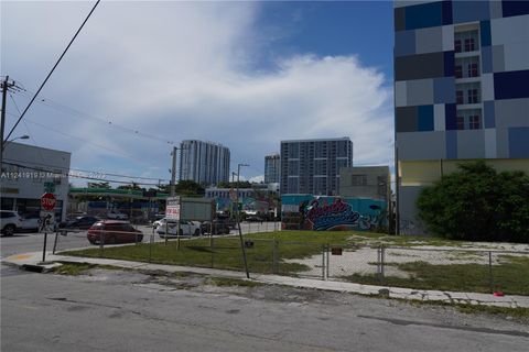 215 NE 25th St Miami FL 33137