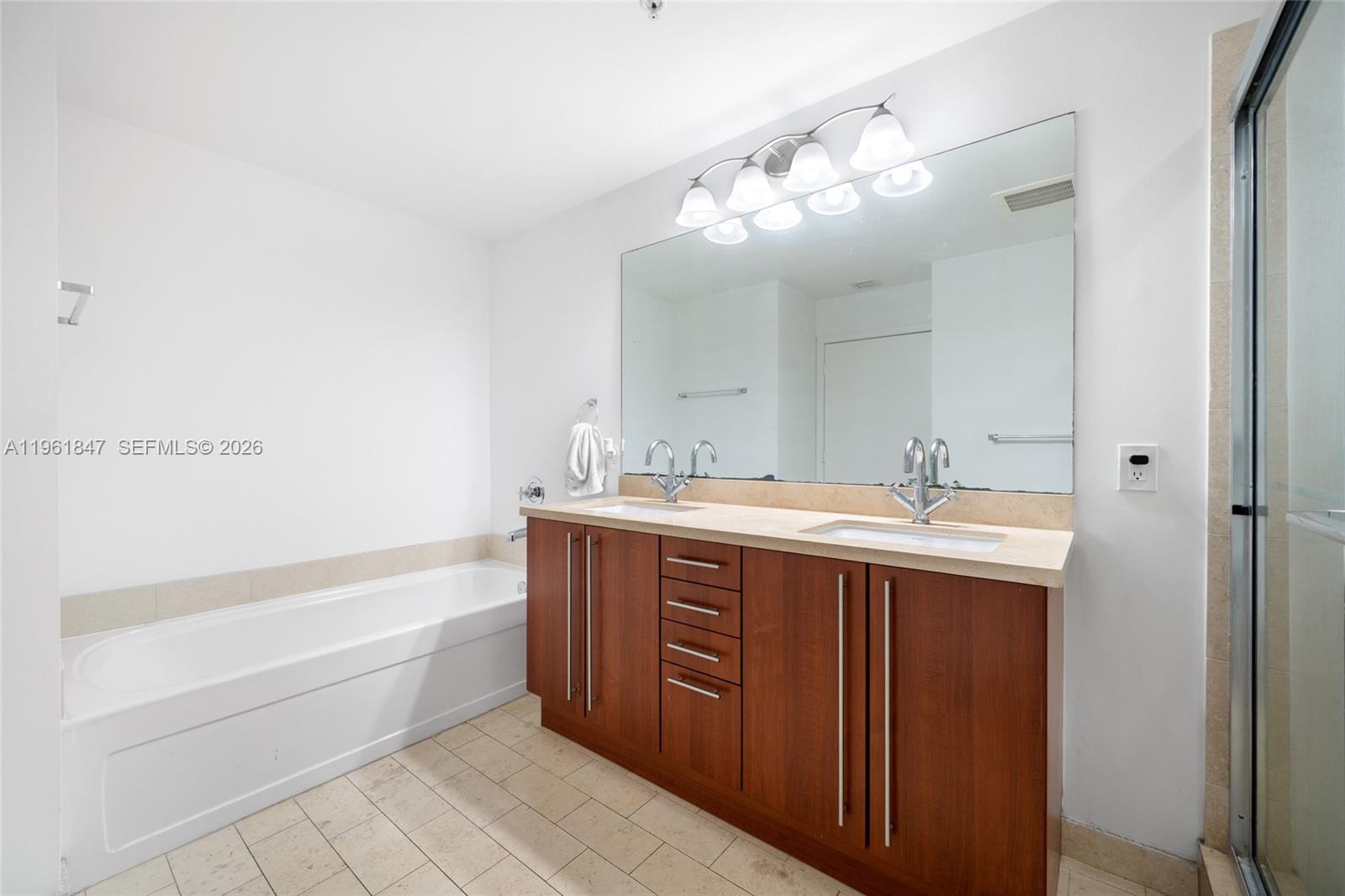 THE AXIS ON BRICKELL II C - Residential