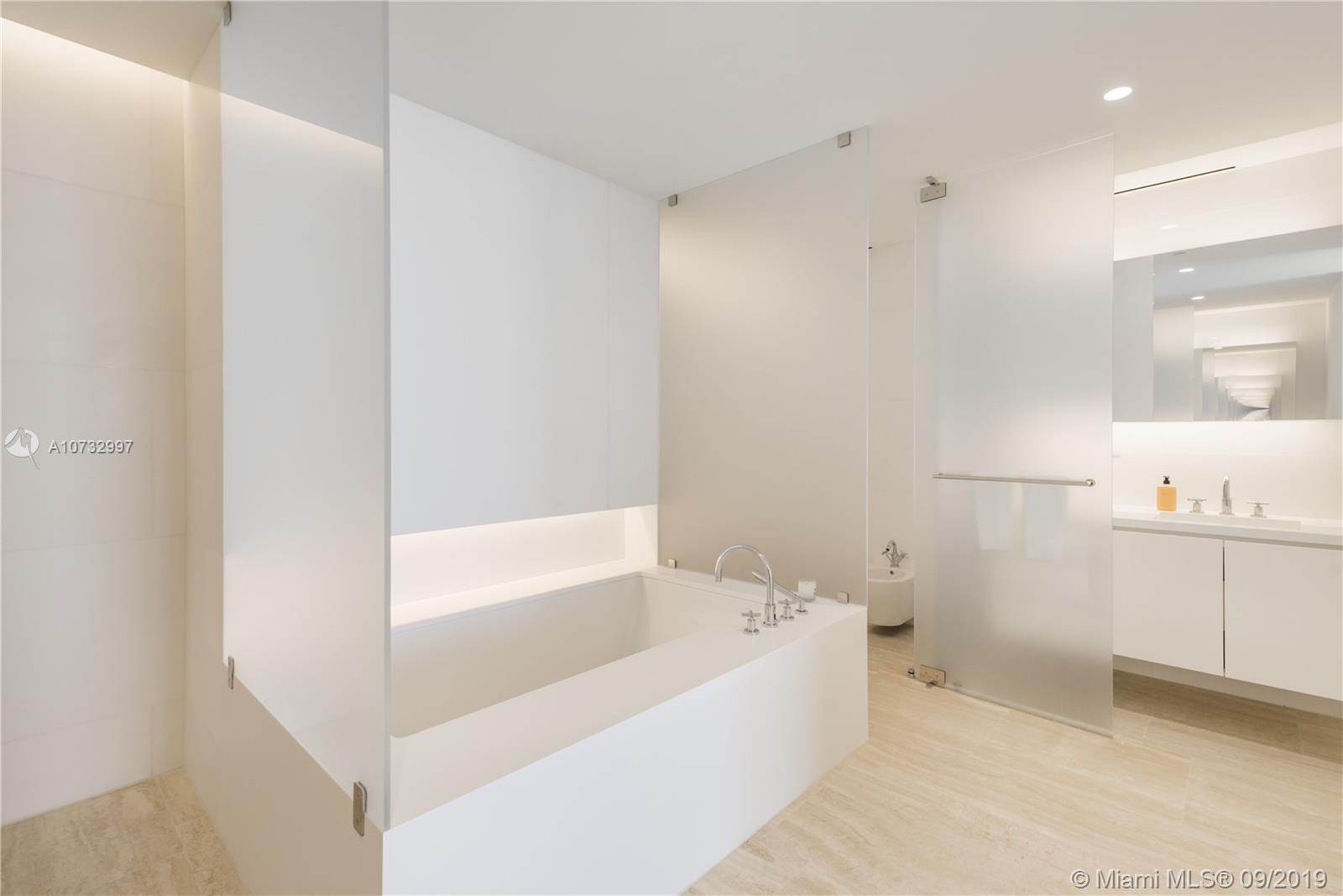 SURF CLUB CONDO - Residential