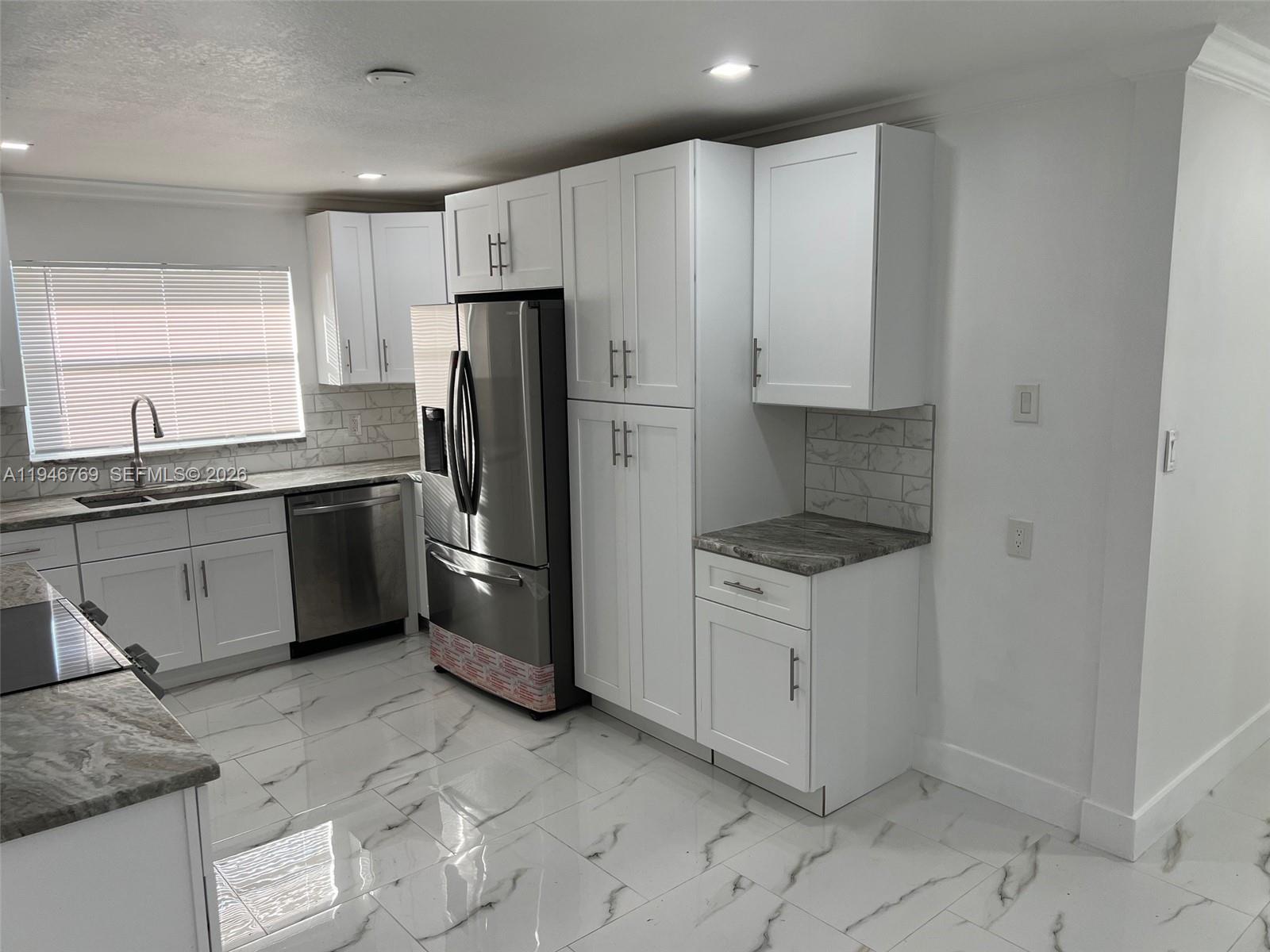 Holeusa - Residential