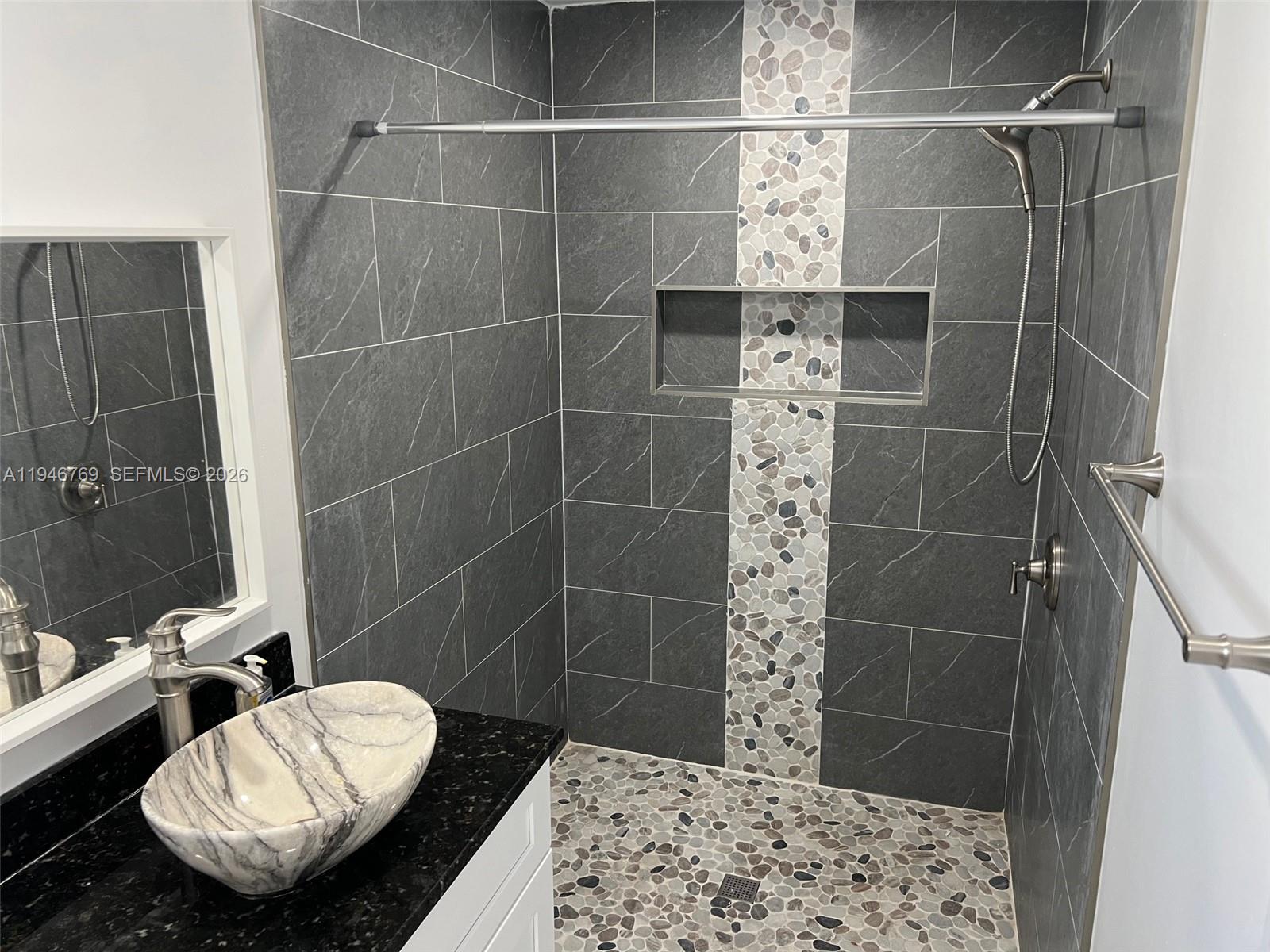 Holeusa - Residential