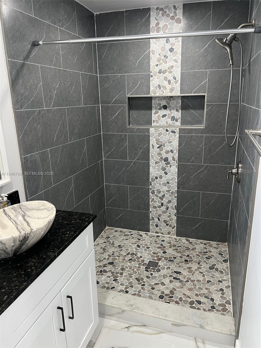 Holeusa - Residential