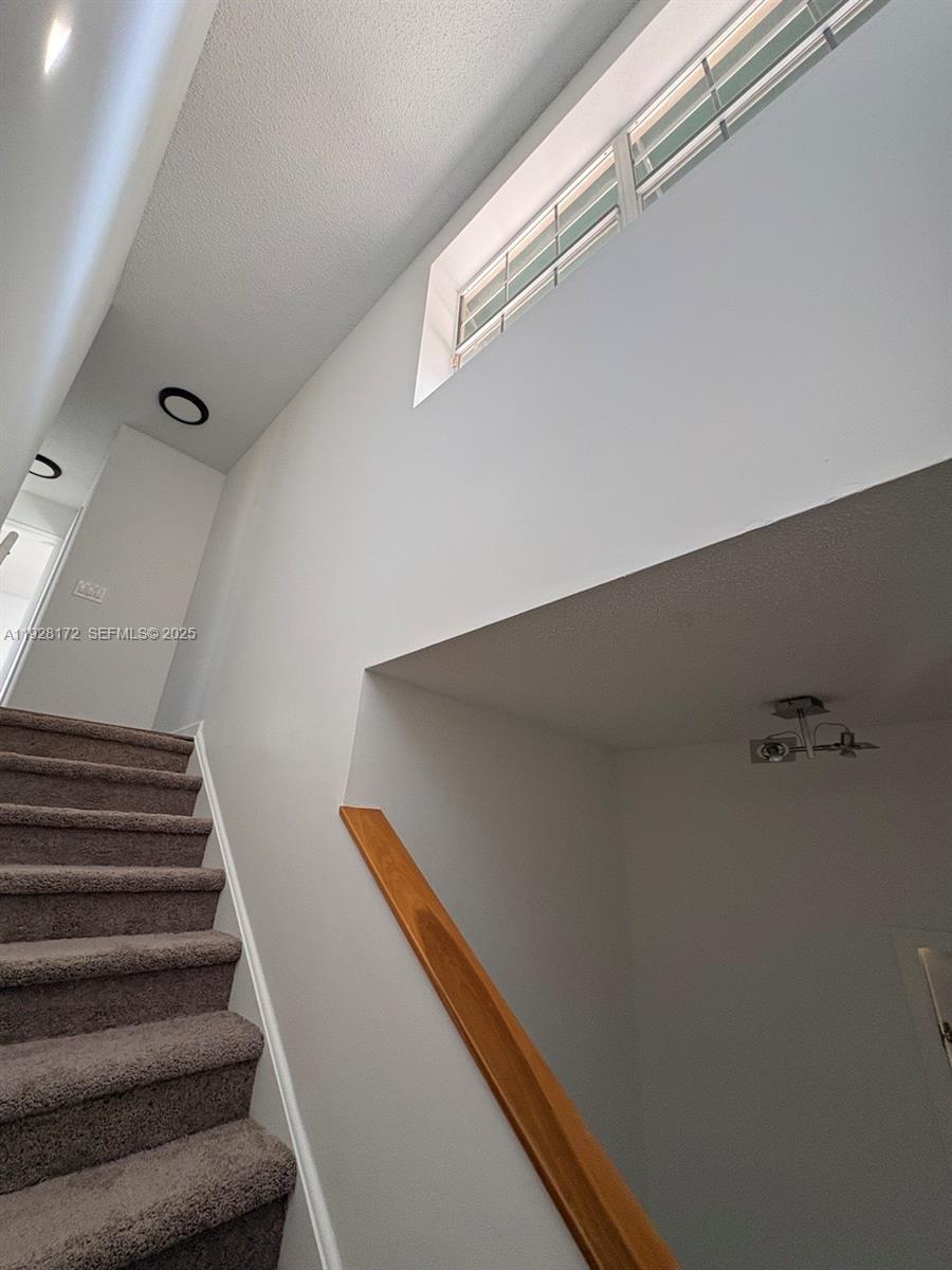 View photos, virtual tours, details... 6579 Via Regina 6