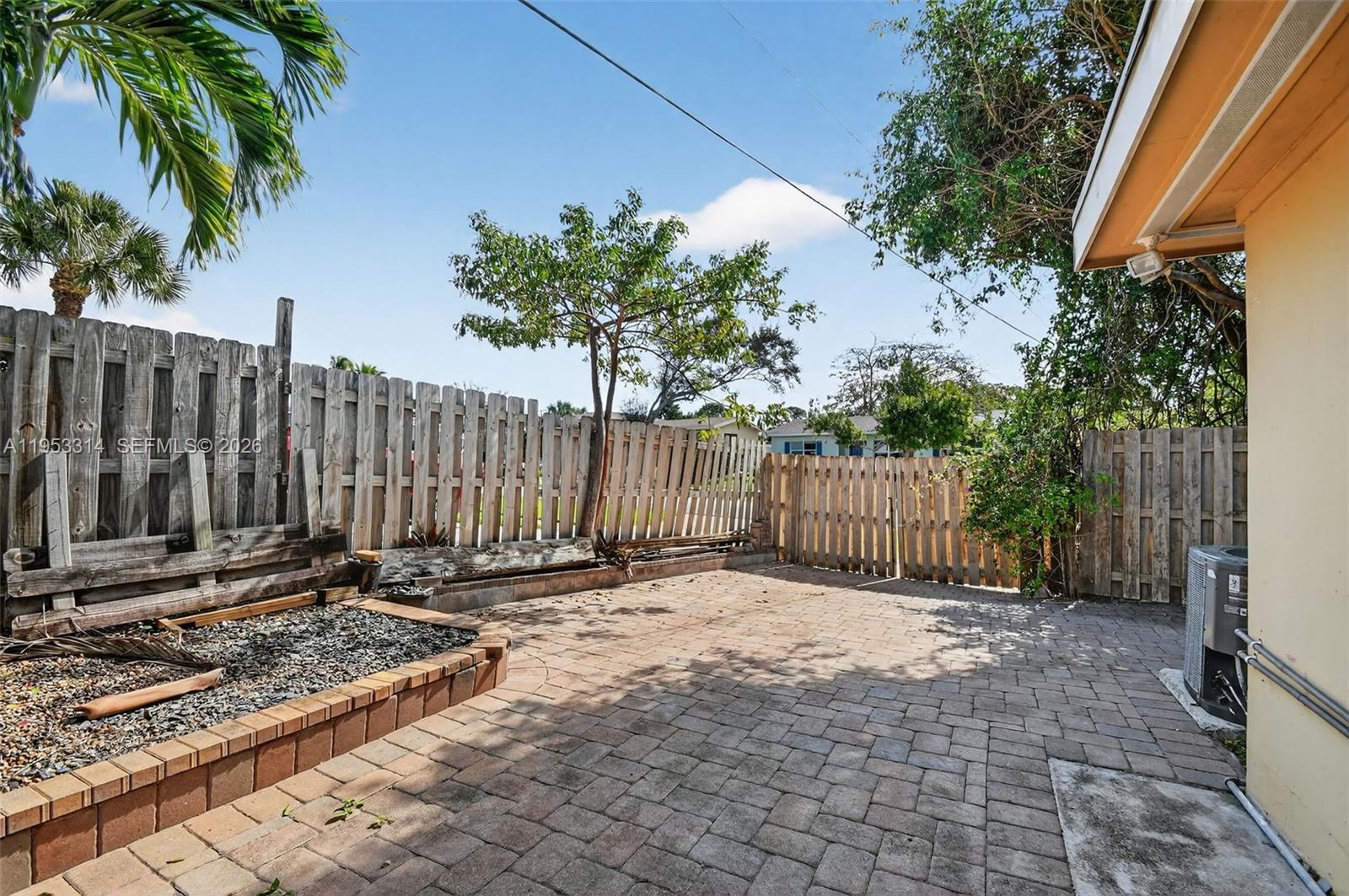 LAKE OSBORNE ESTATES 6 - Residential