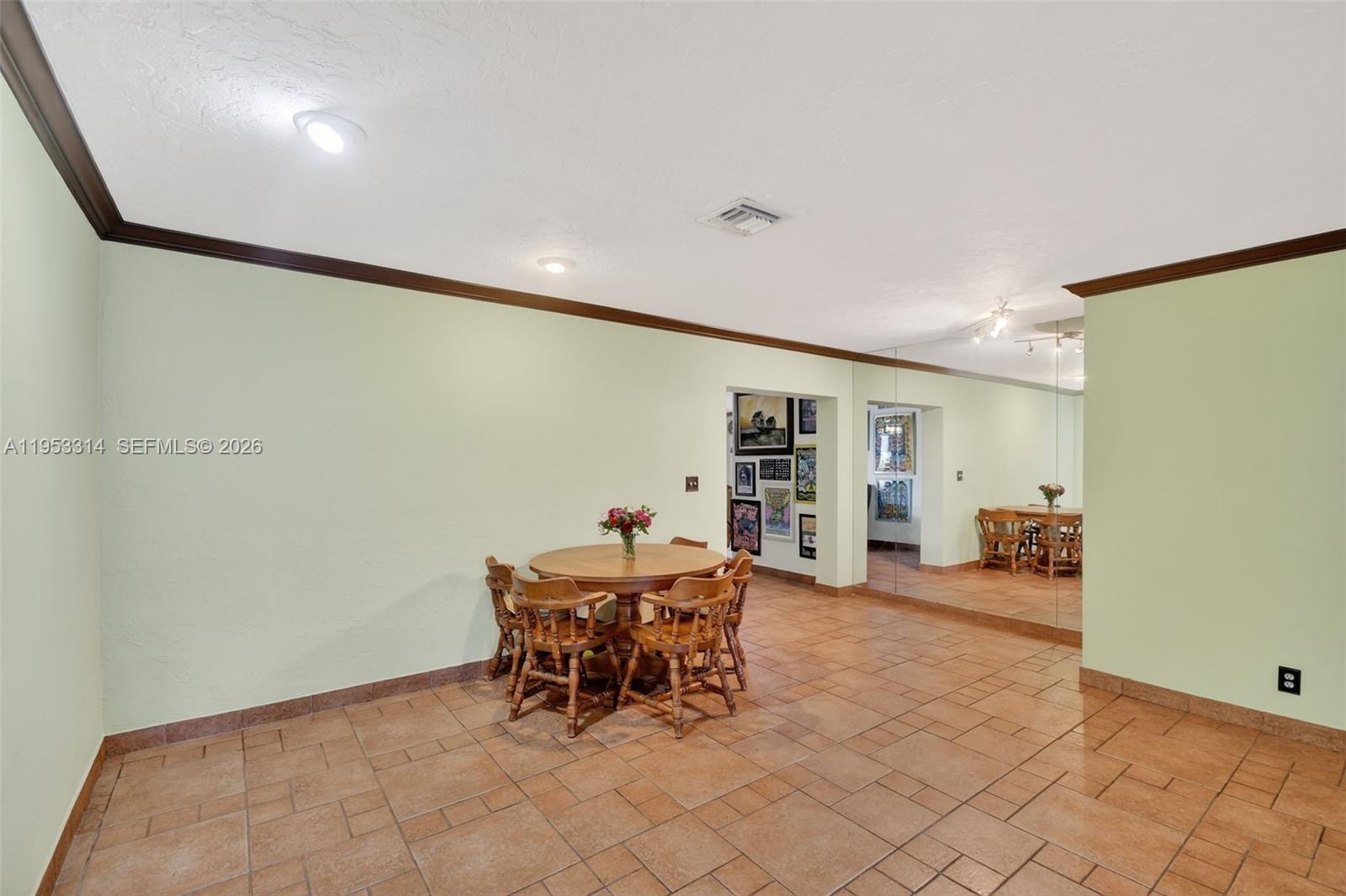 LAKE OSBORNE ESTATES 6 - Residential