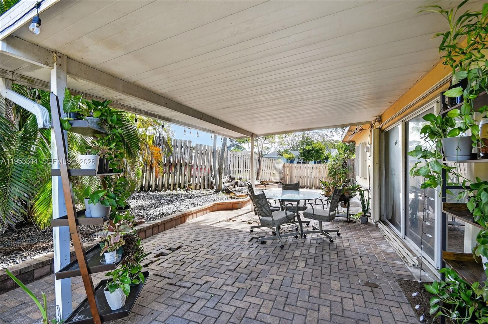 LAKE OSBORNE ESTATES 6 - Residential