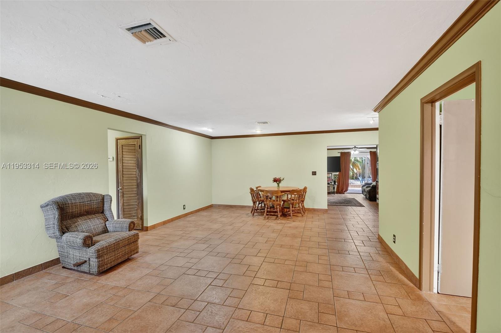 LAKE OSBORNE ESTATES 6 - Residential