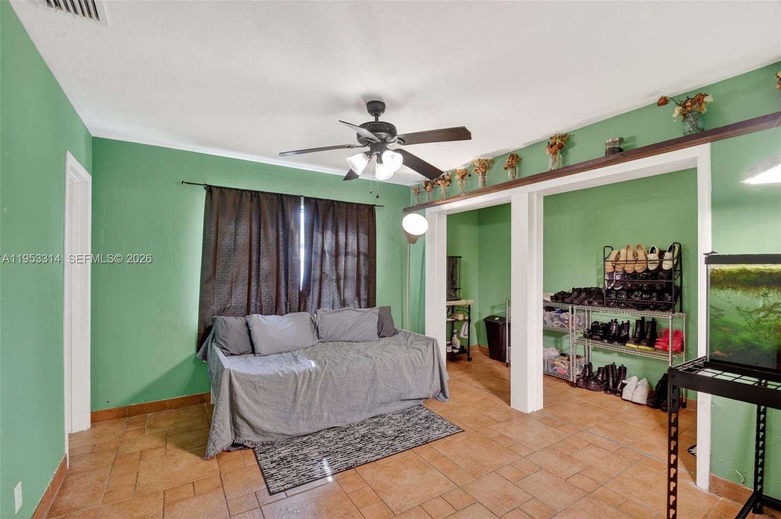 LAKE OSBORNE ESTATES 6 - Residential