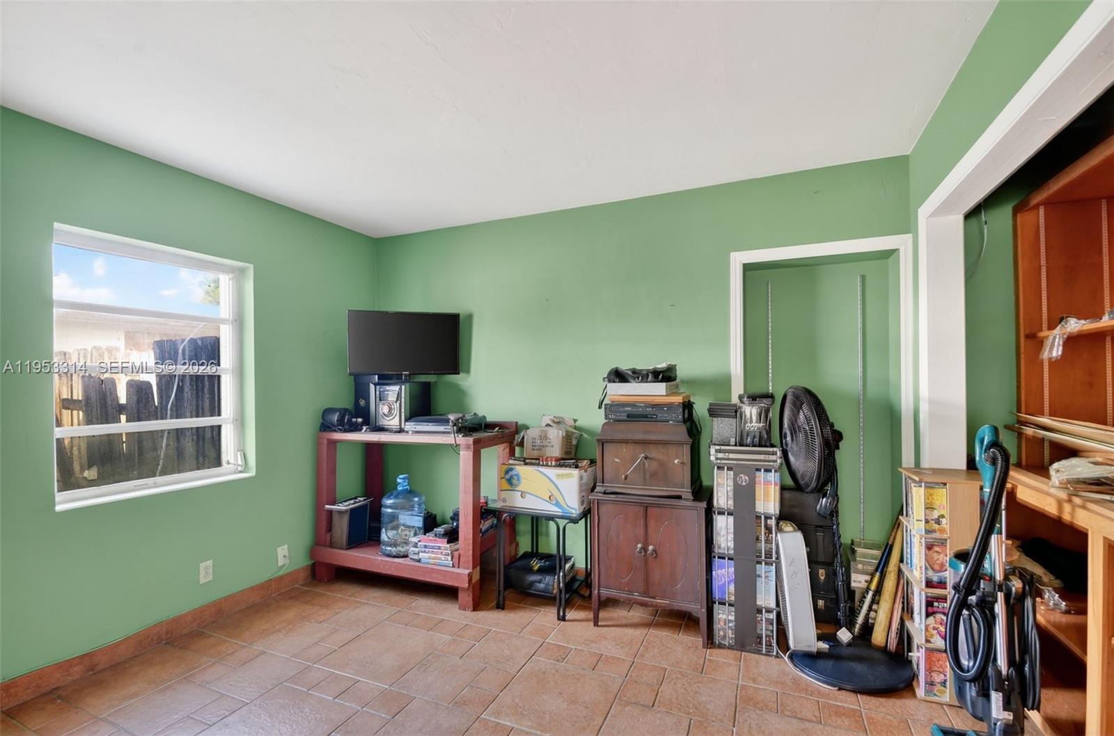 LAKE OSBORNE ESTATES 6 - Residential