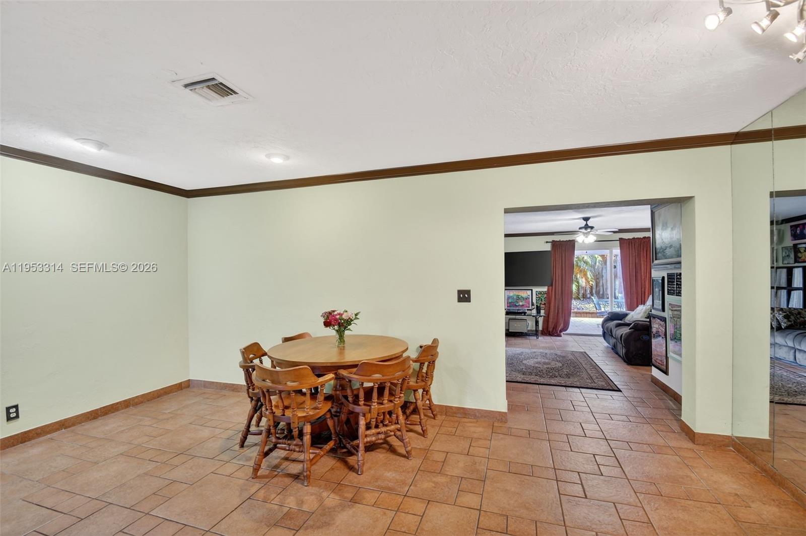 LAKE OSBORNE ESTATES 6 - Residential