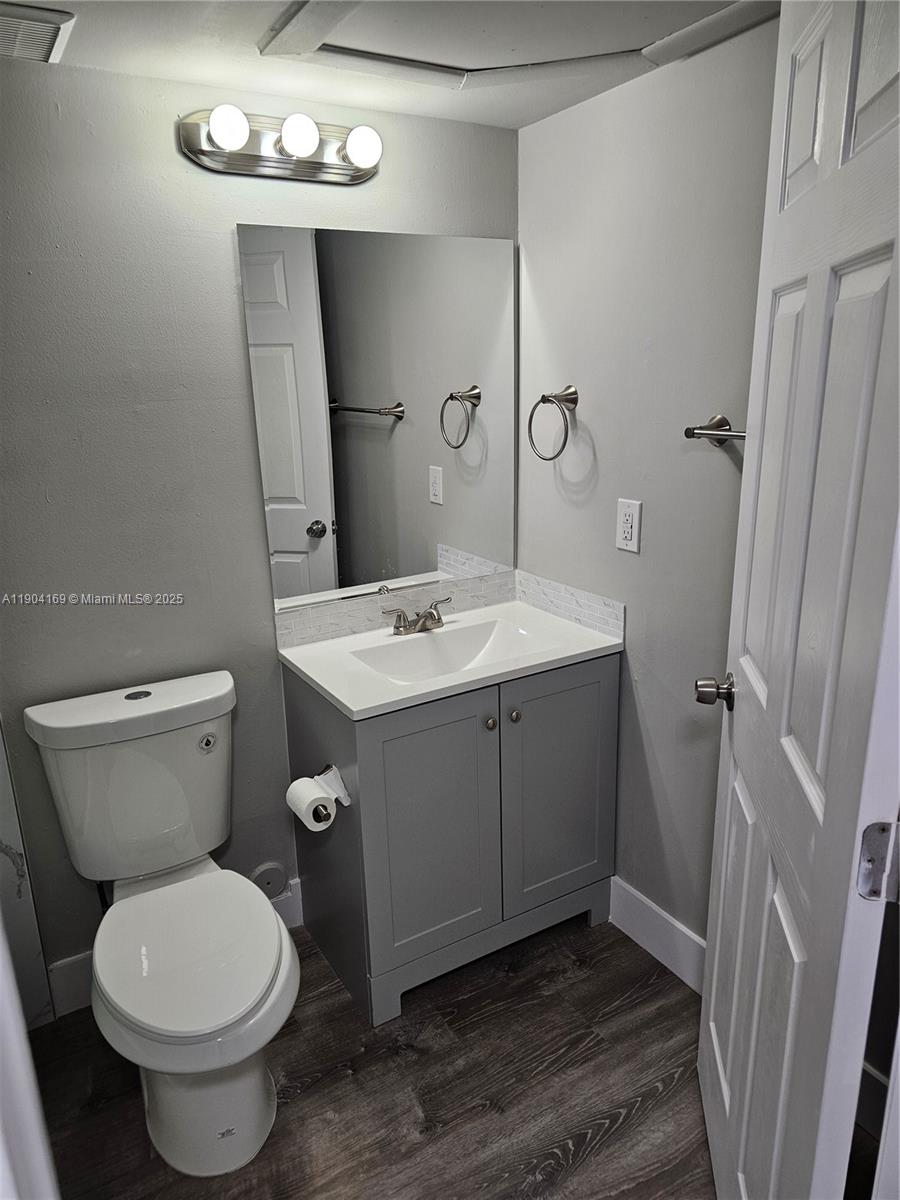 LAKEVIEW CLUB CONDO - Residential Lease