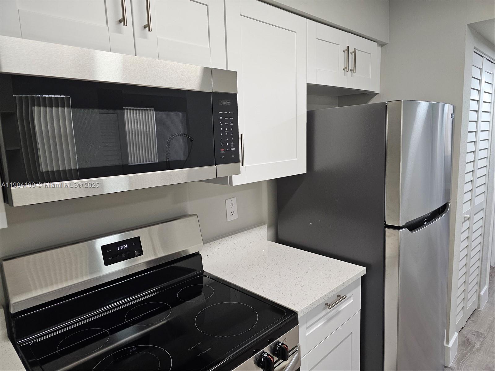 LAKEVIEW CLUB CONDO - Residential Lease