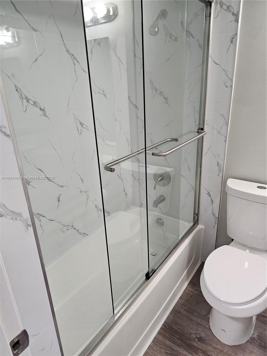 LAKEVIEW CLUB CONDO - Residential Lease