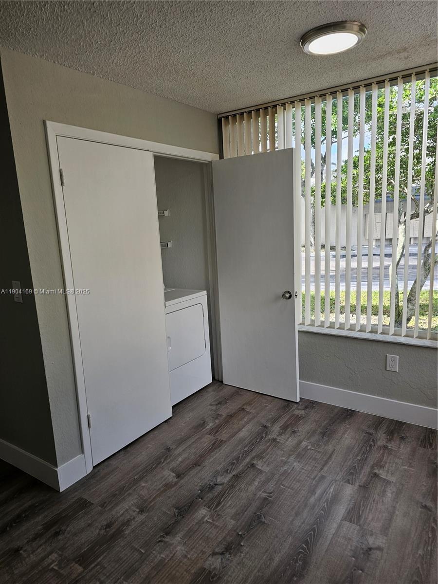 LAKEVIEW CLUB CONDO - Residential Lease