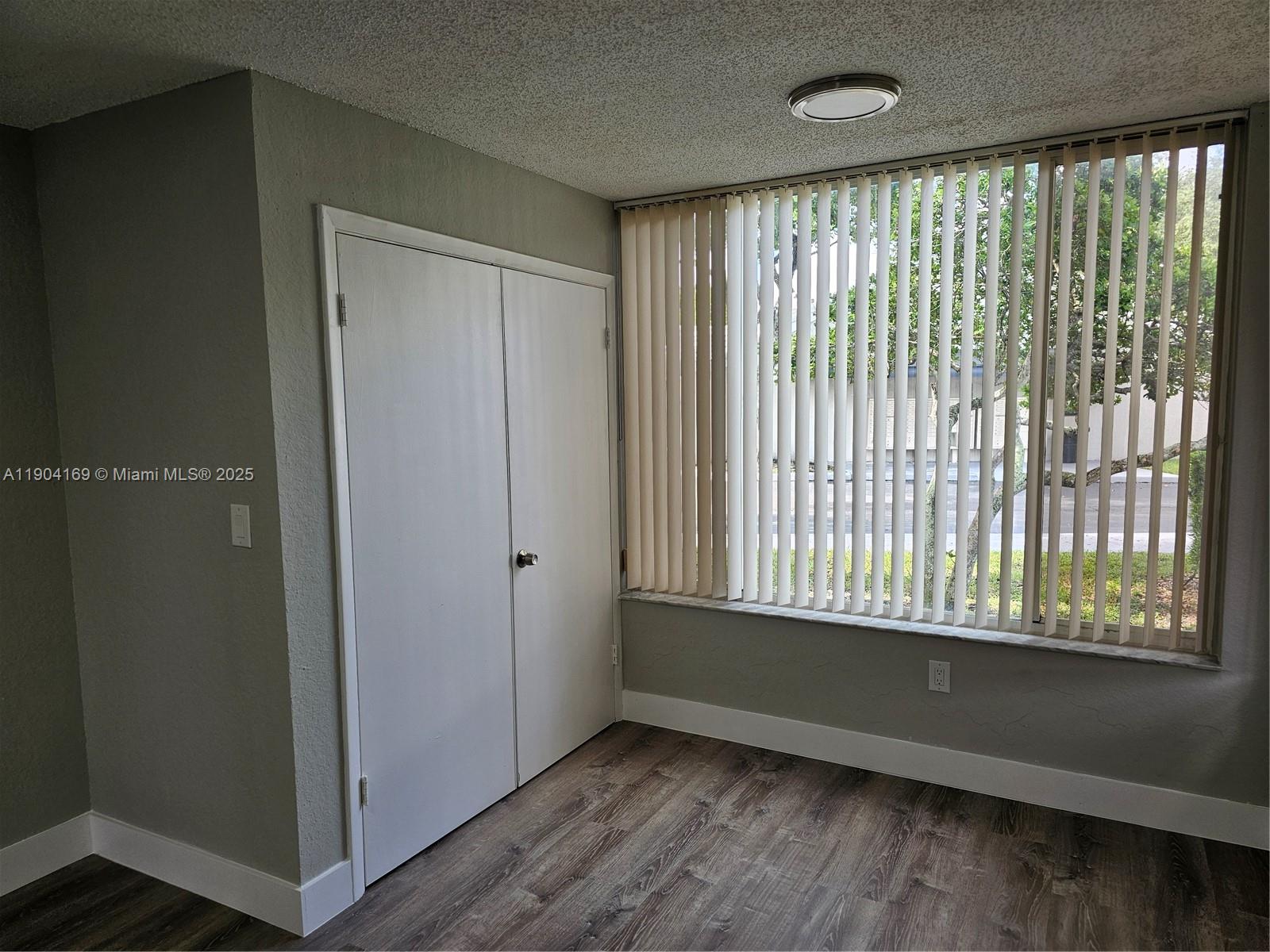 LAKEVIEW CLUB CONDO - Residential Lease