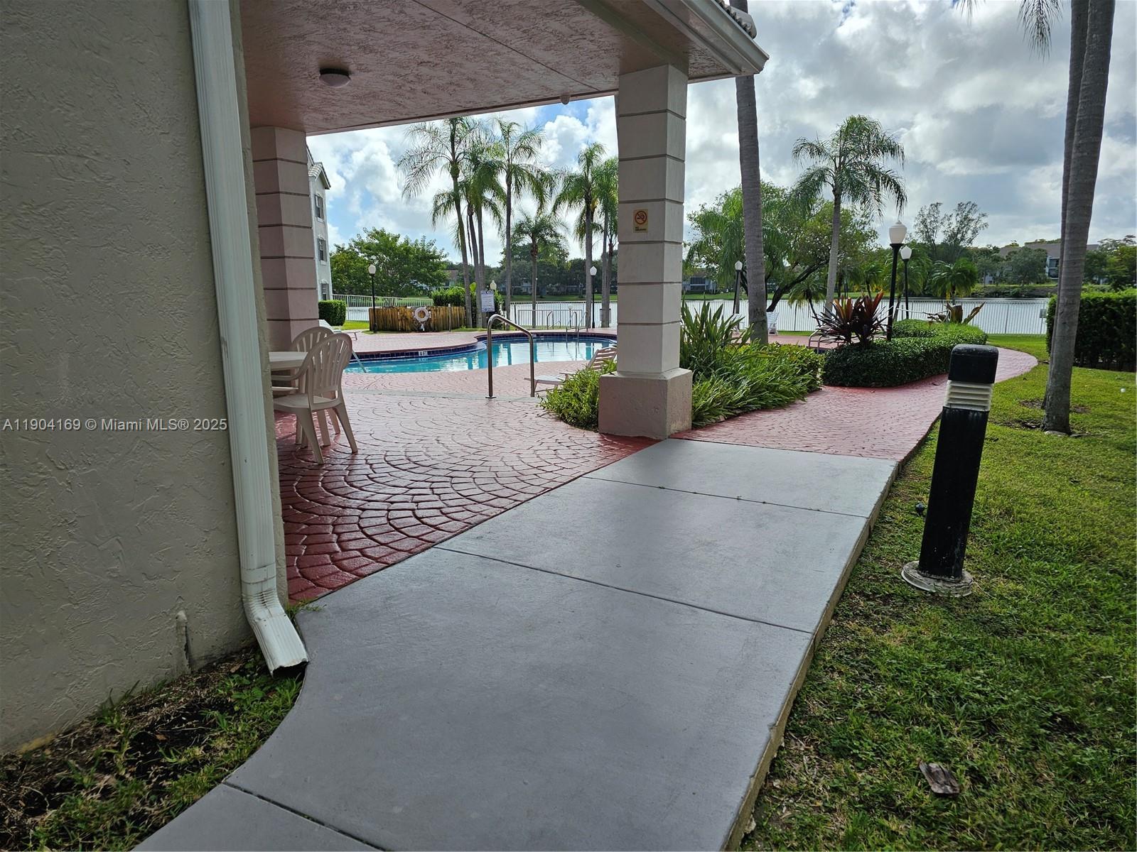 LAKEVIEW CLUB CONDO - Residential Lease