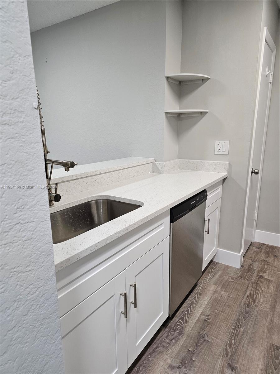 LAKEVIEW CLUB CONDO - Residential Lease