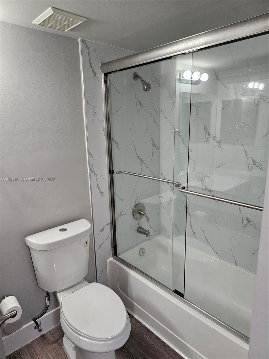 LAKEVIEW CLUB CONDO - Residential Lease