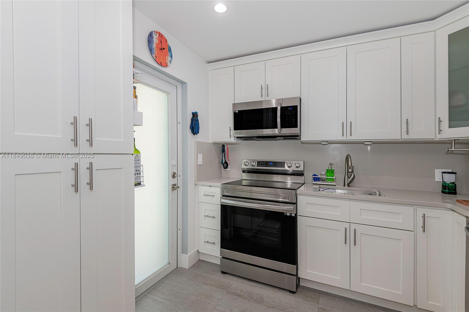 LIDO BAY - Residential