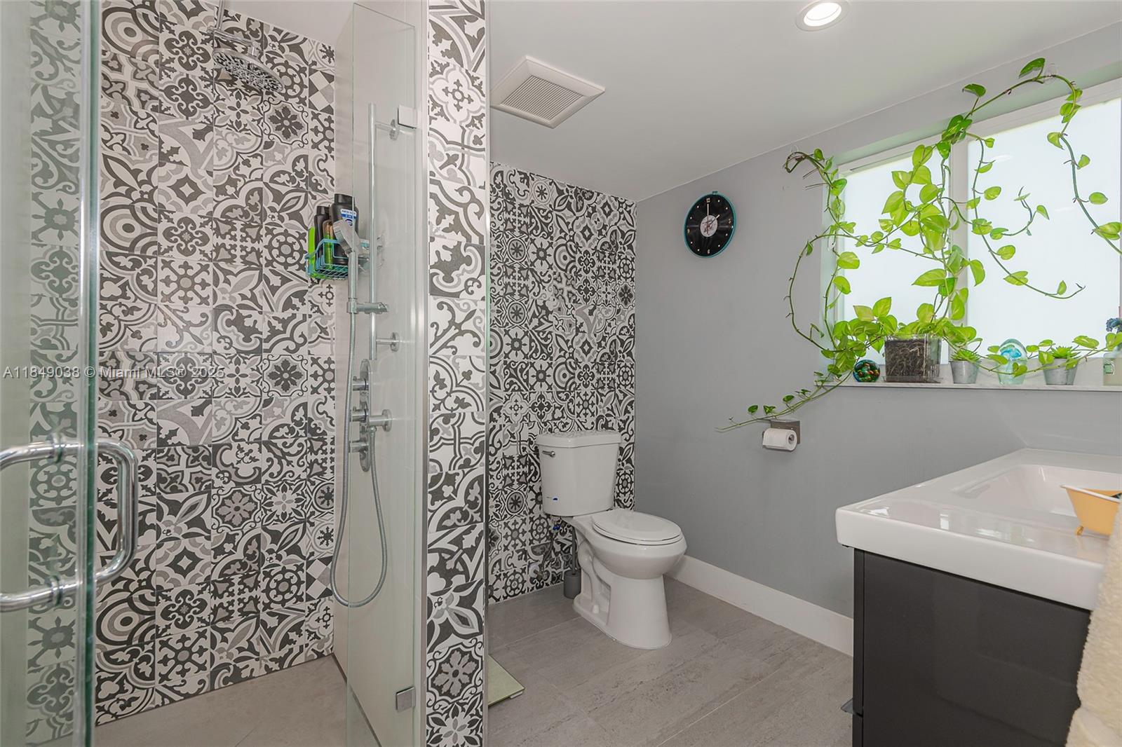 LIDO BAY - Residential