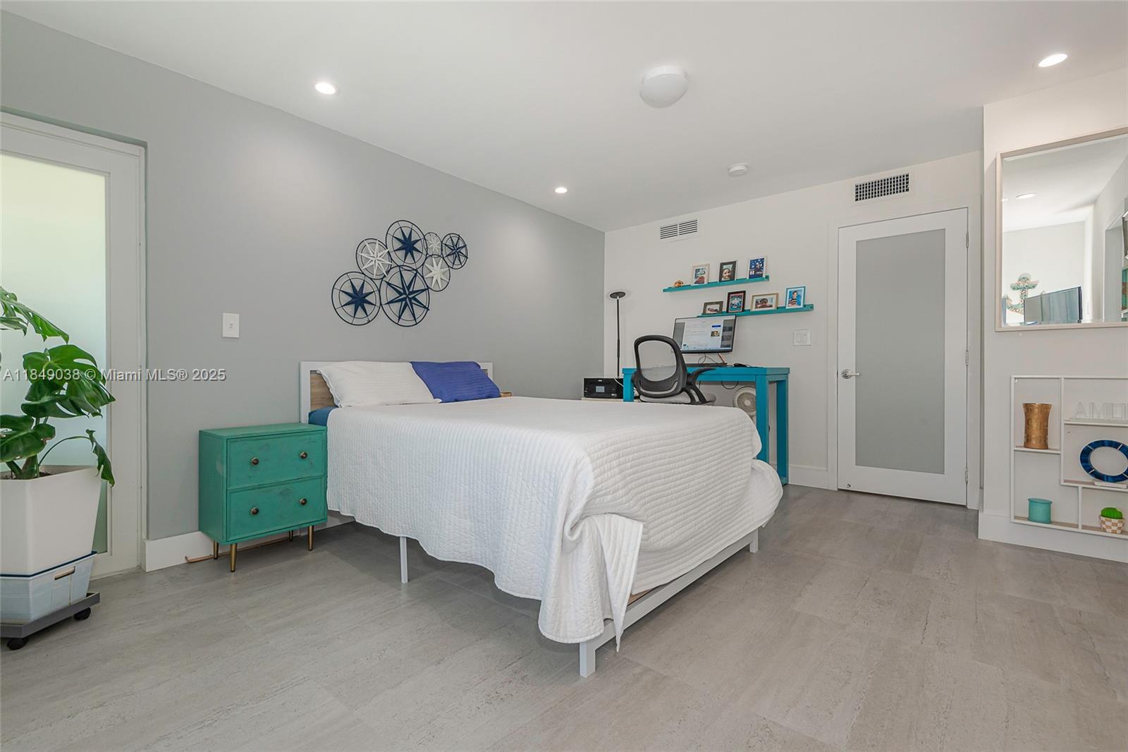 LIDO BAY - Residential