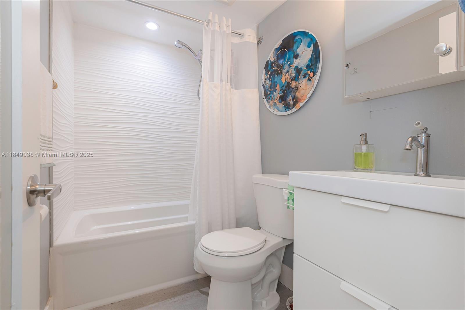 LIDO BAY - Residential