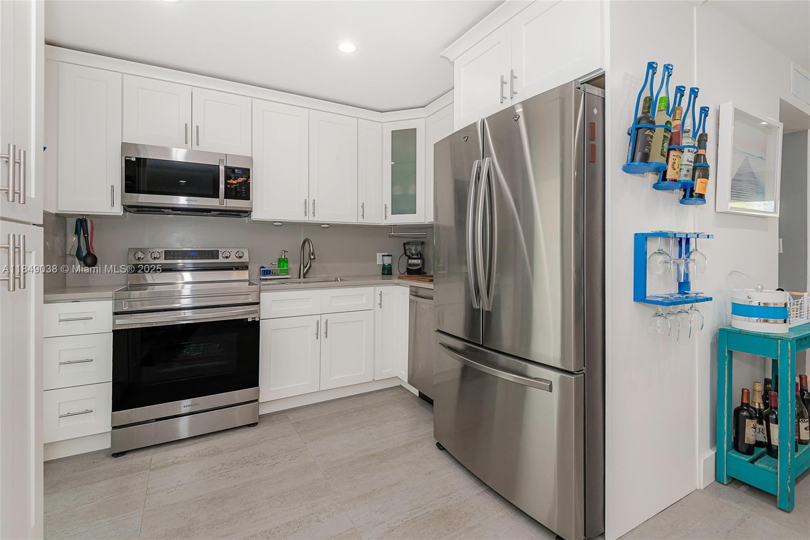 LIDO BAY - Residential